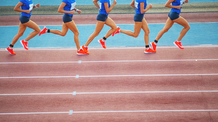 针尖对麦芒！维尼修斯比出＂15-0＂ 马竞球迷竖中